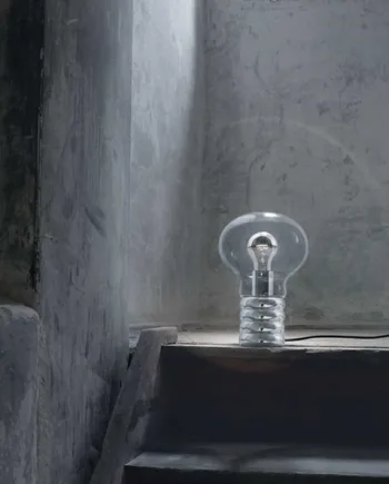 Bulb Bordlampe