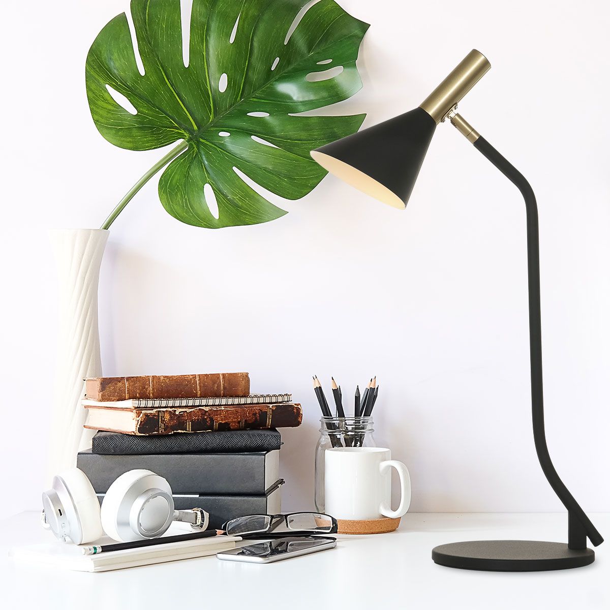 Bush Bordlampe Sort Metal