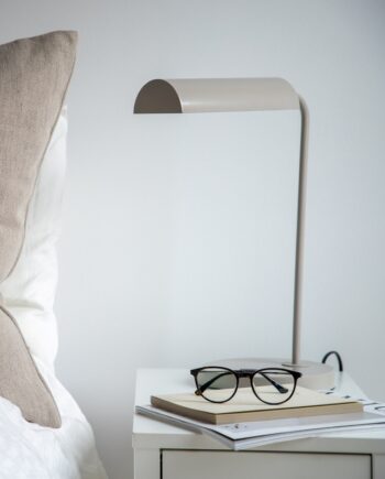 Conner Bordlampe Beige Metal