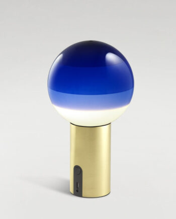 Dipping Light Transportabel Bordlampe Fra Marset Messing Blå