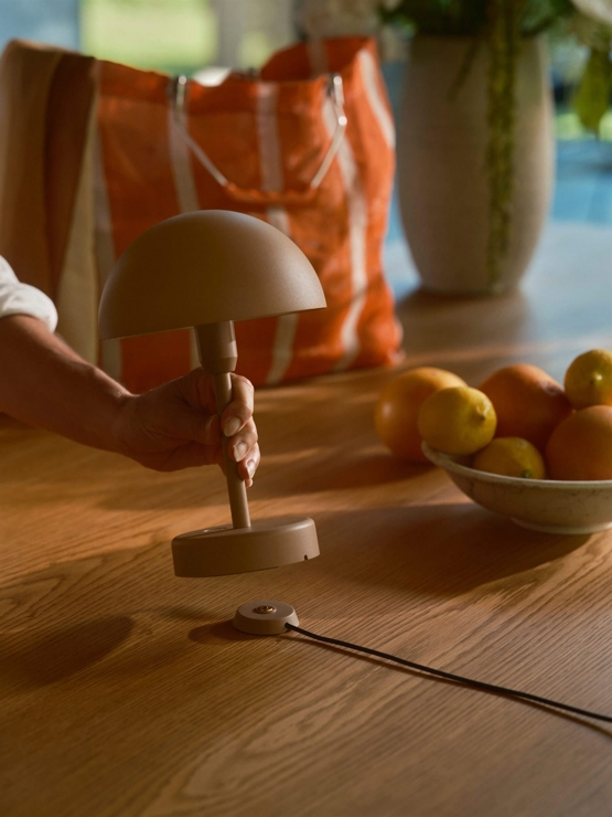 Ellen Batterilampe Bordlampe Brun