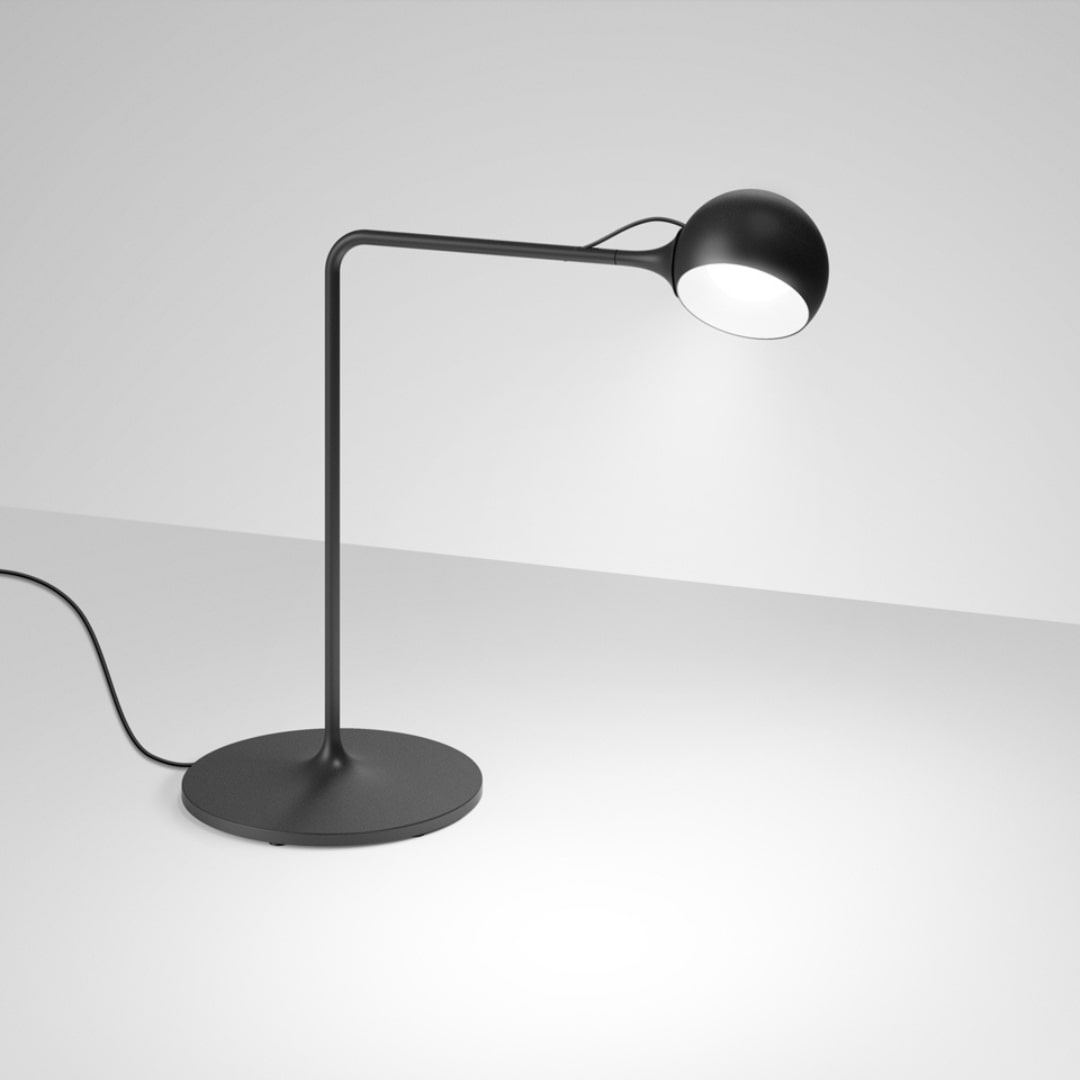 Ixa Bordlampe Antracit Artemide