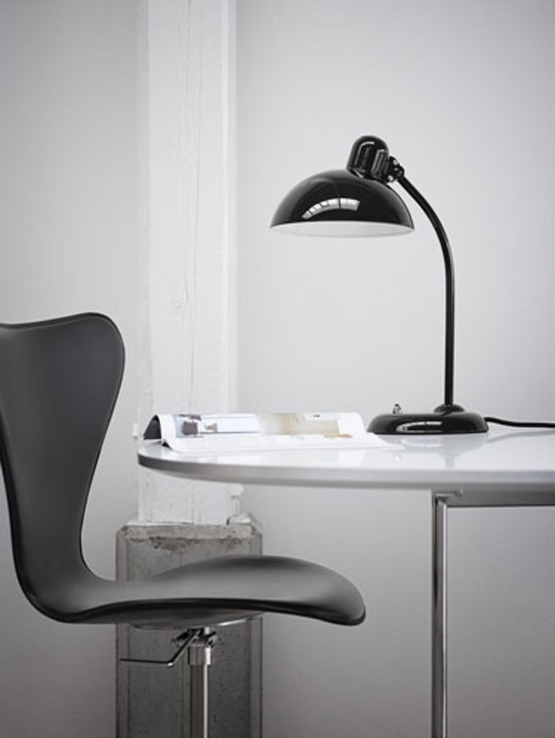 Kaiser Idell 6556 Bordlampe Blank Sort