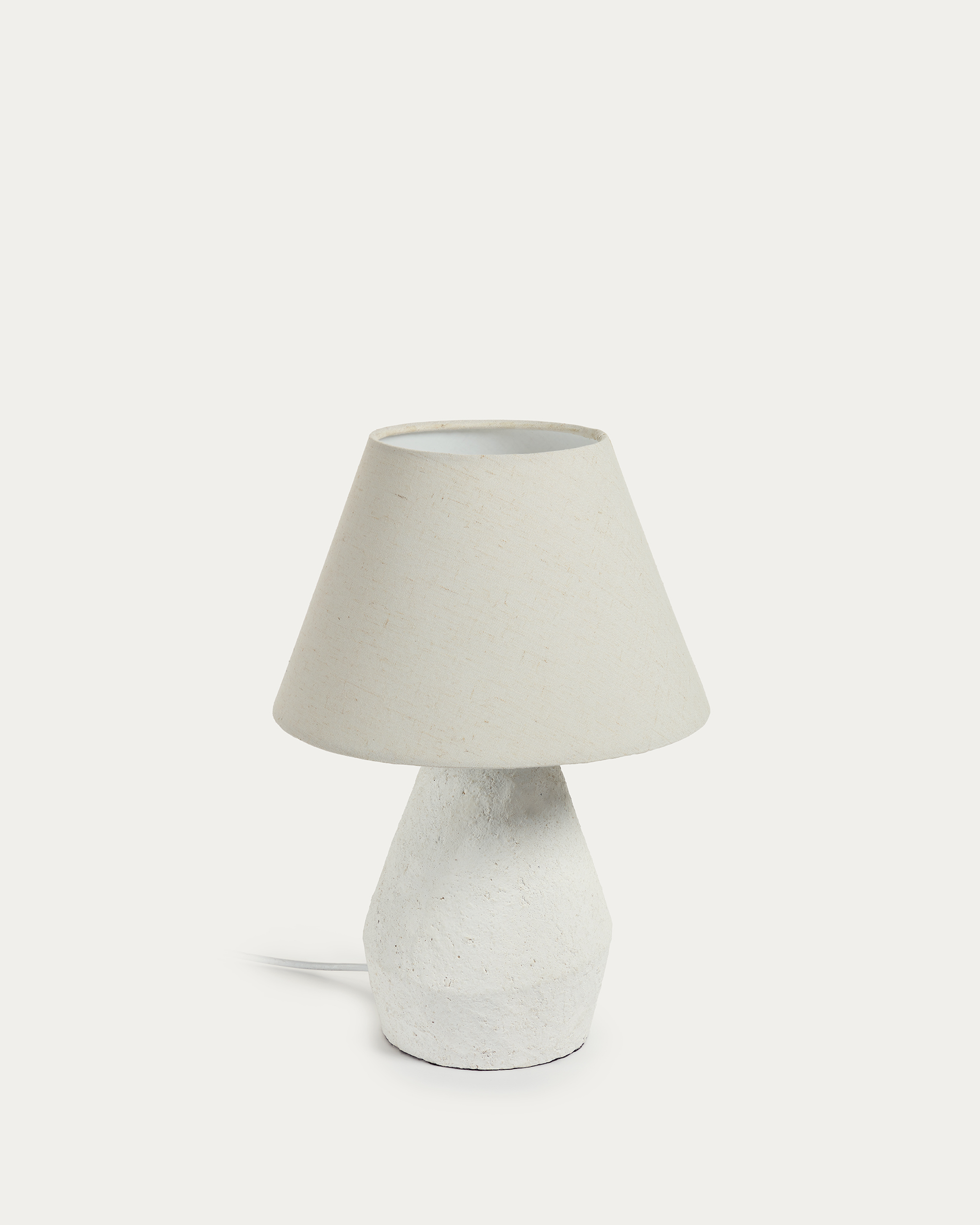Kave Home Noara Bordlampe Rund Hvid Linned Magnesium ø30