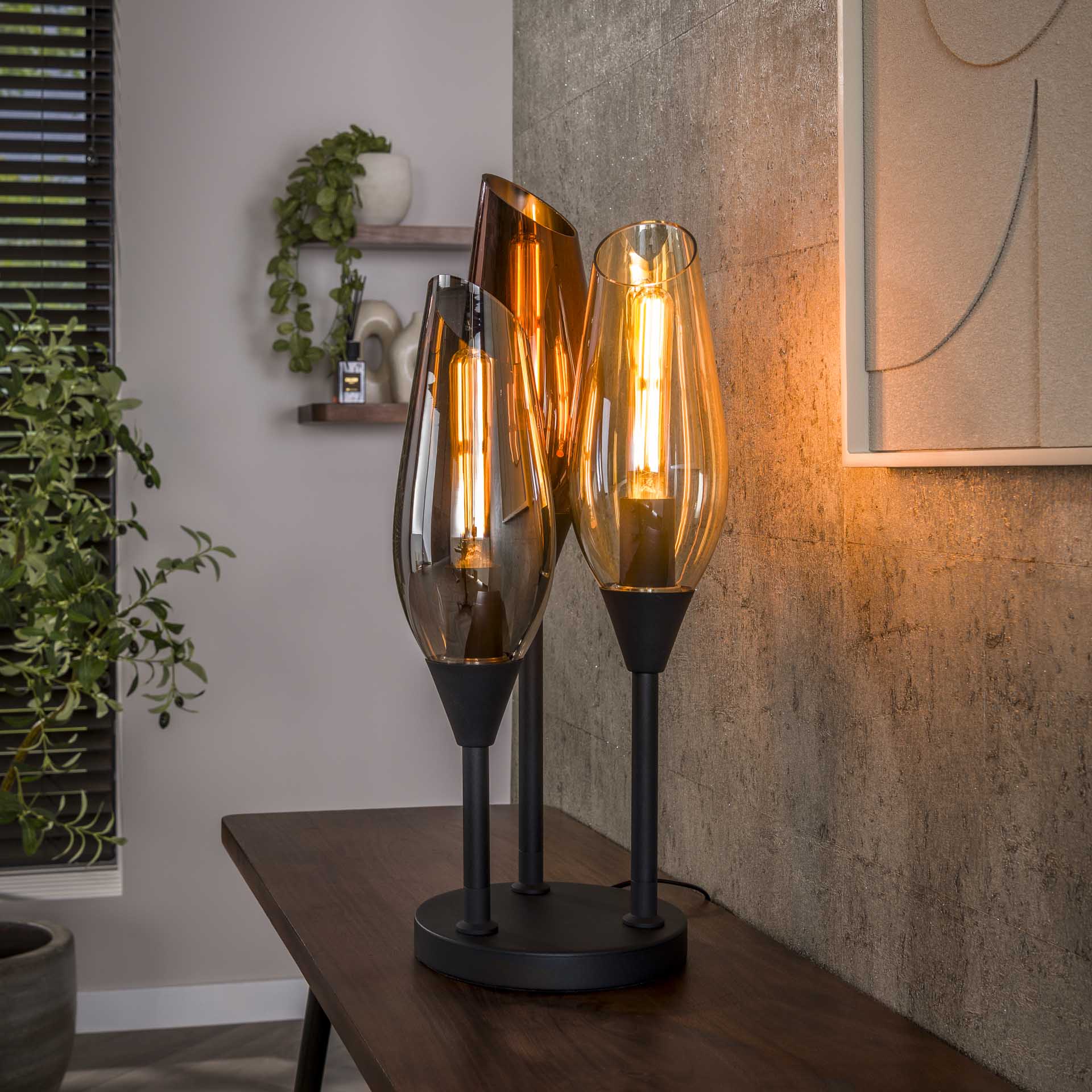 Kubo Bordlampe Med Tre Forskellige Farvede Glaskupler Levering Uden Pære