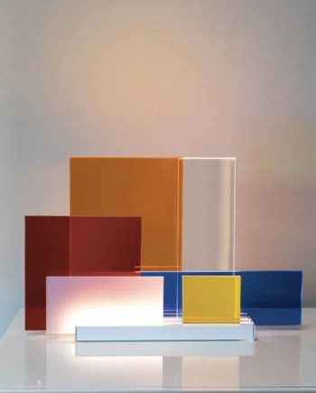 Lines Bordlampe Hvid Farver