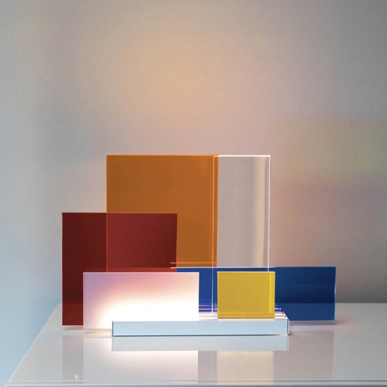 Lines Bordlampe Hvid Farver
