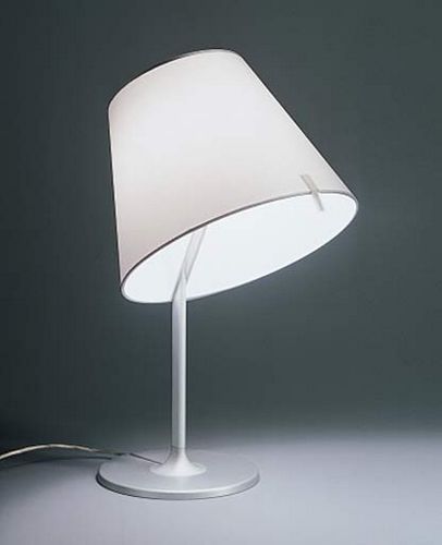 Melampo Bordlampe Artemide Lille Version