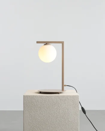 Moma Bordlampe Beige Metal Hvidt Glas