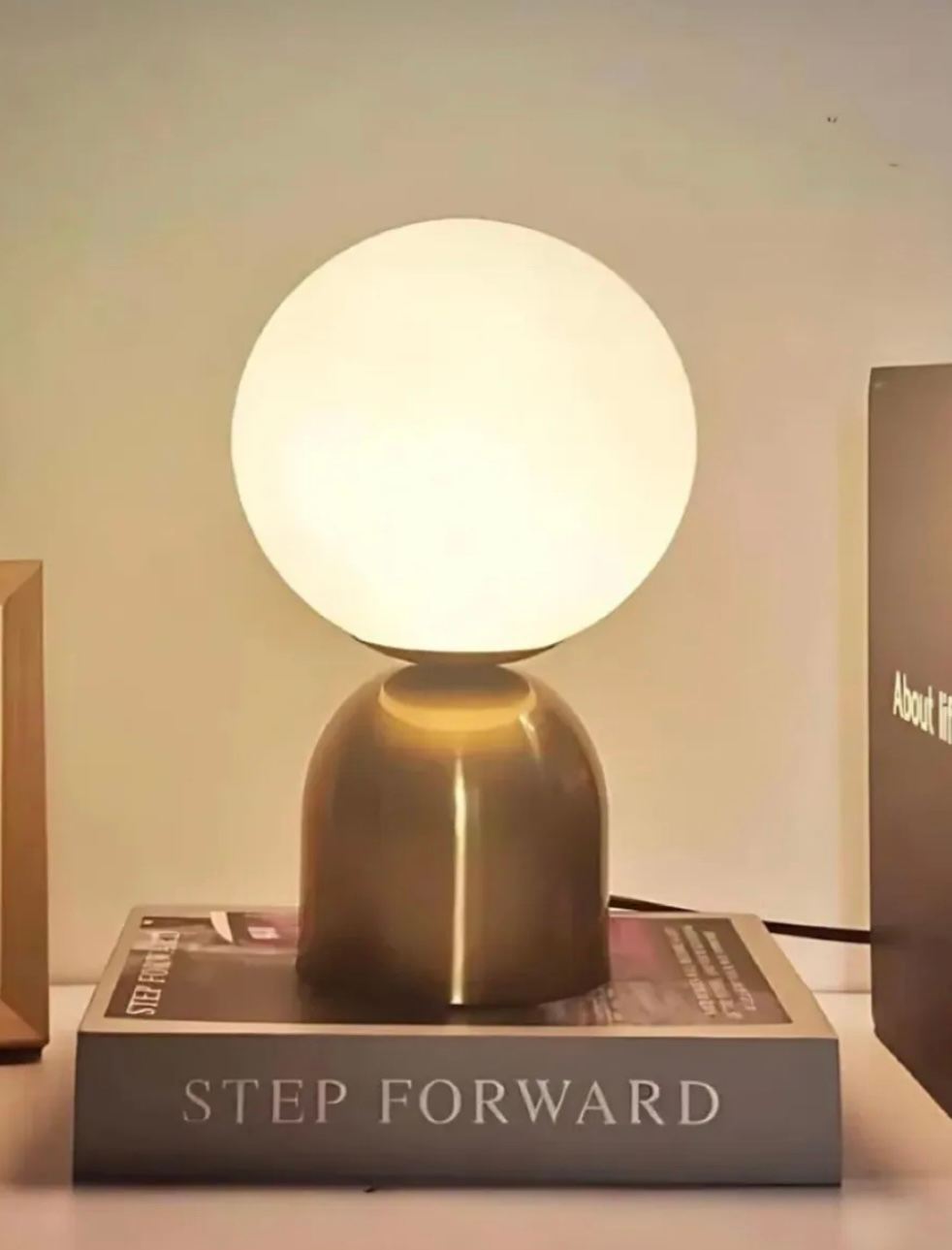Nordvrk Brz 340118 Bordlampe Hvid Glas Guld Metal