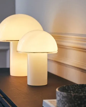 Onfale Medio Bordlampe Hvid