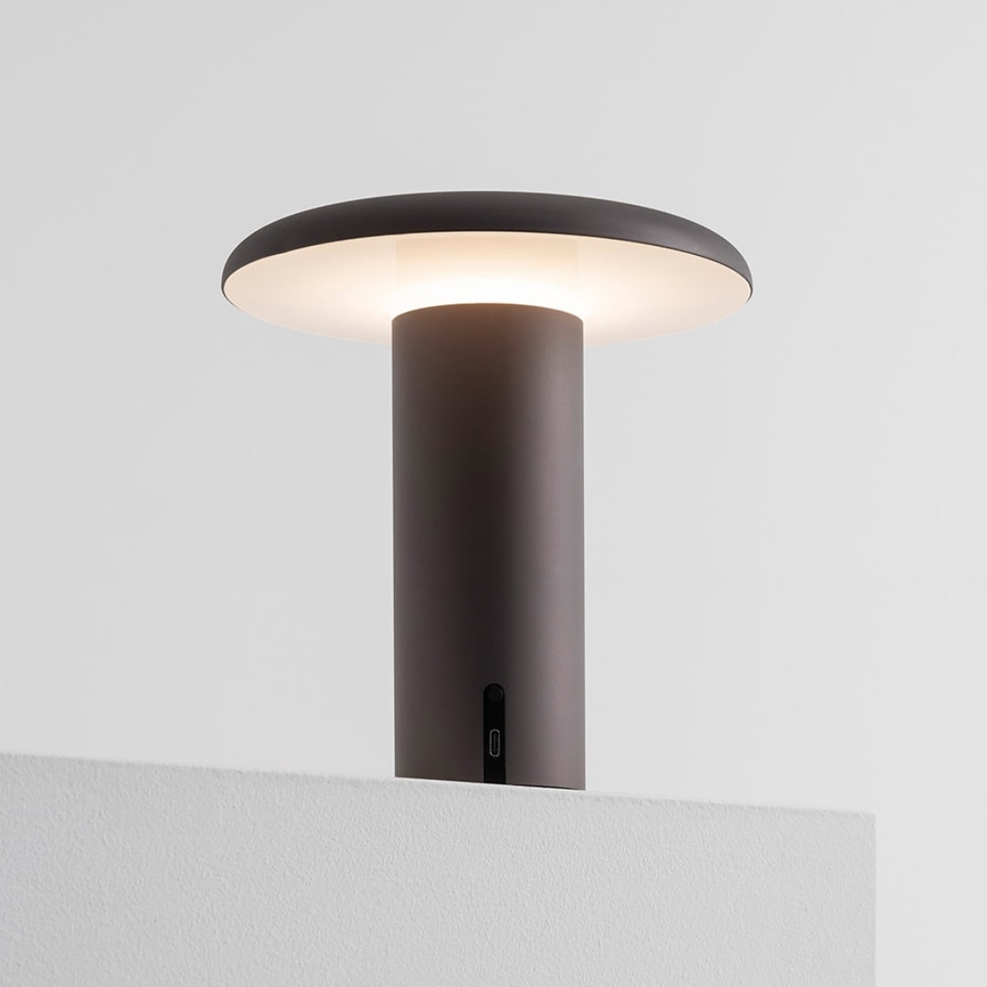 Takku Bordlampe Anodiseret Grå Artemide