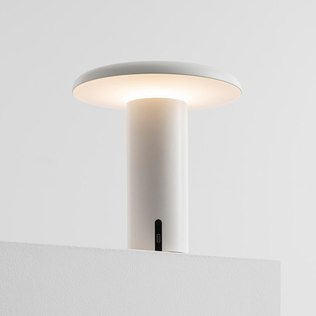 Takku Bordlampe Lakeret Hvid Artemide