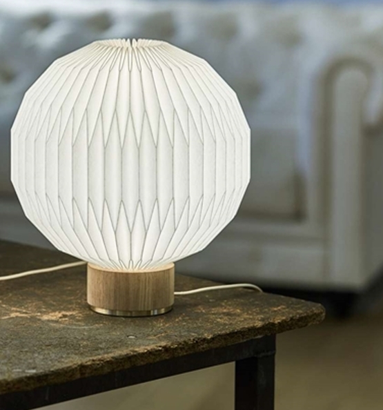 375 Bordlampe Medium Lys Standardskærm