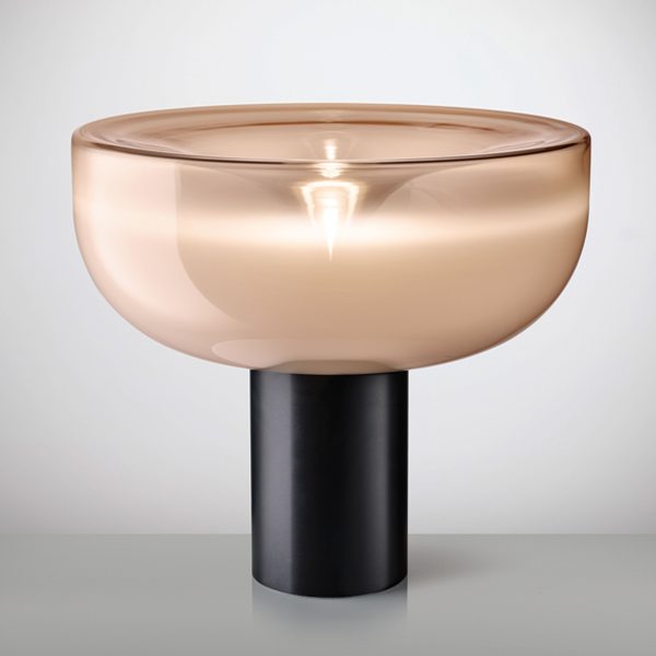 Aella Bordlampe Fra Leucos Støvet Pink Mat Sort