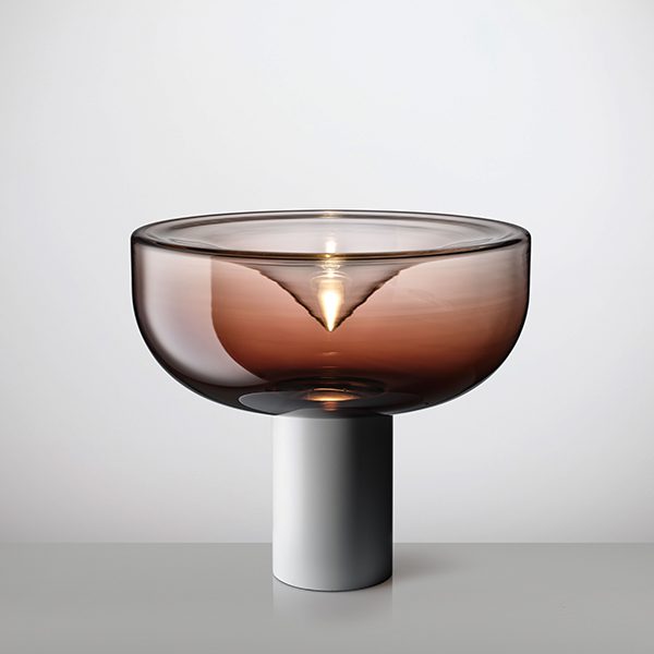 Aella Mini Bordlampe Fra Leucos Burgundy Mat Hvid