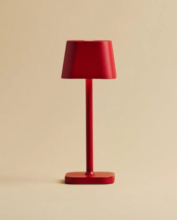 Ava Berry Red Genopladelig Bordlampe