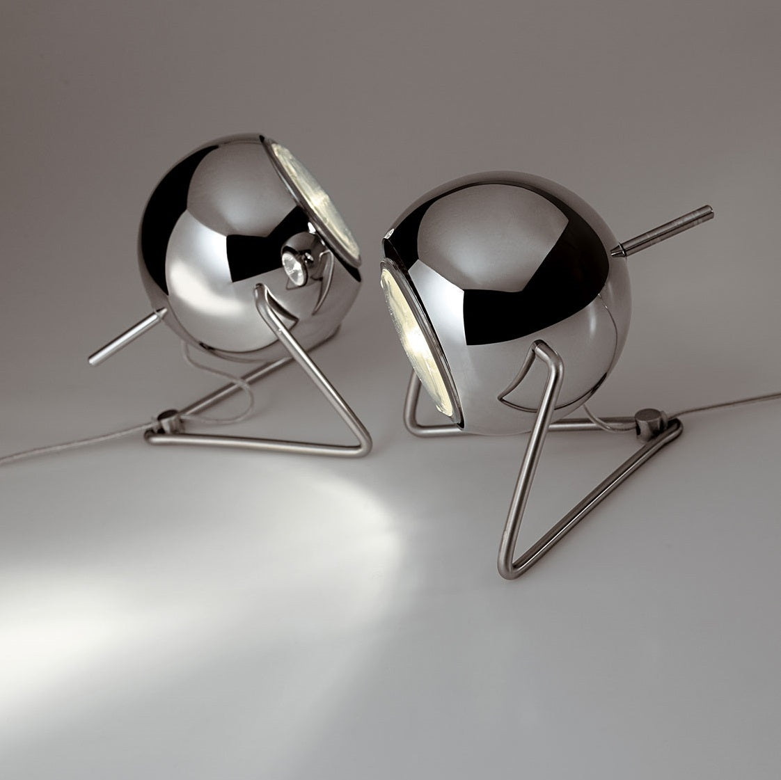 Beluga Steel Bordlampe Fabbian