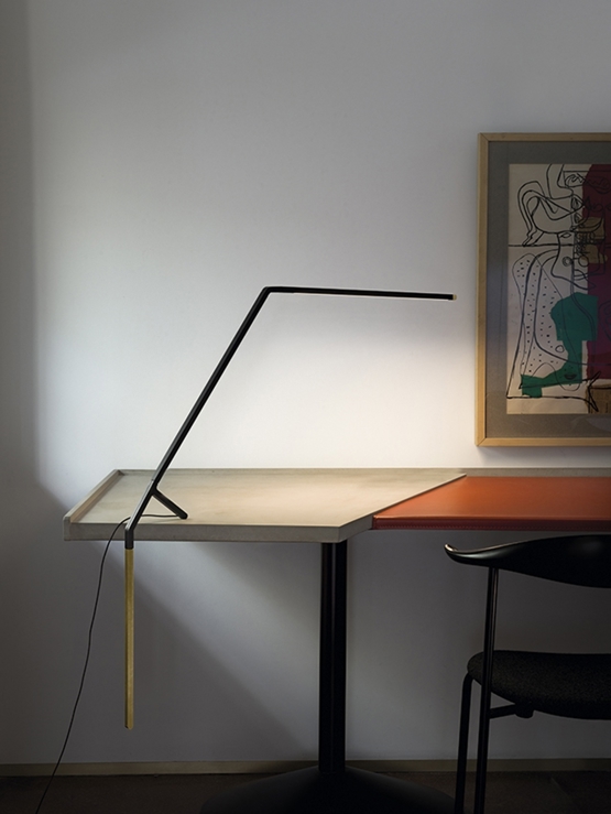 Bird Bordlampe Sort