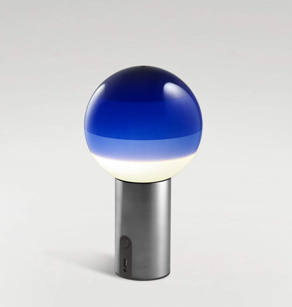 Dipping Light Transportabel Bordlampe Fra Marset Grafit Blå