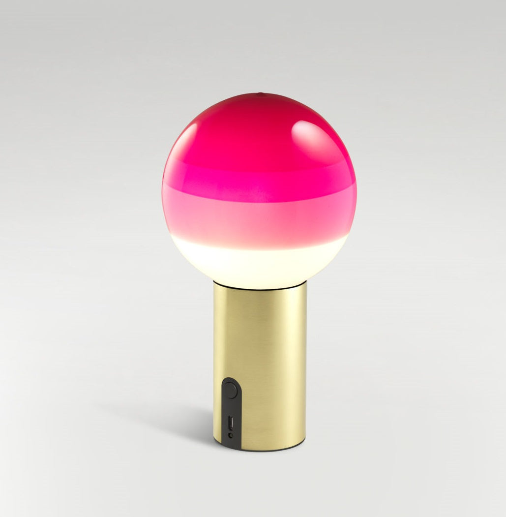 Dipping Light Transportabel Bordlampe Fra Marset Messing Pink