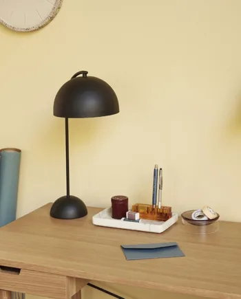 Form Bordlampe Sort