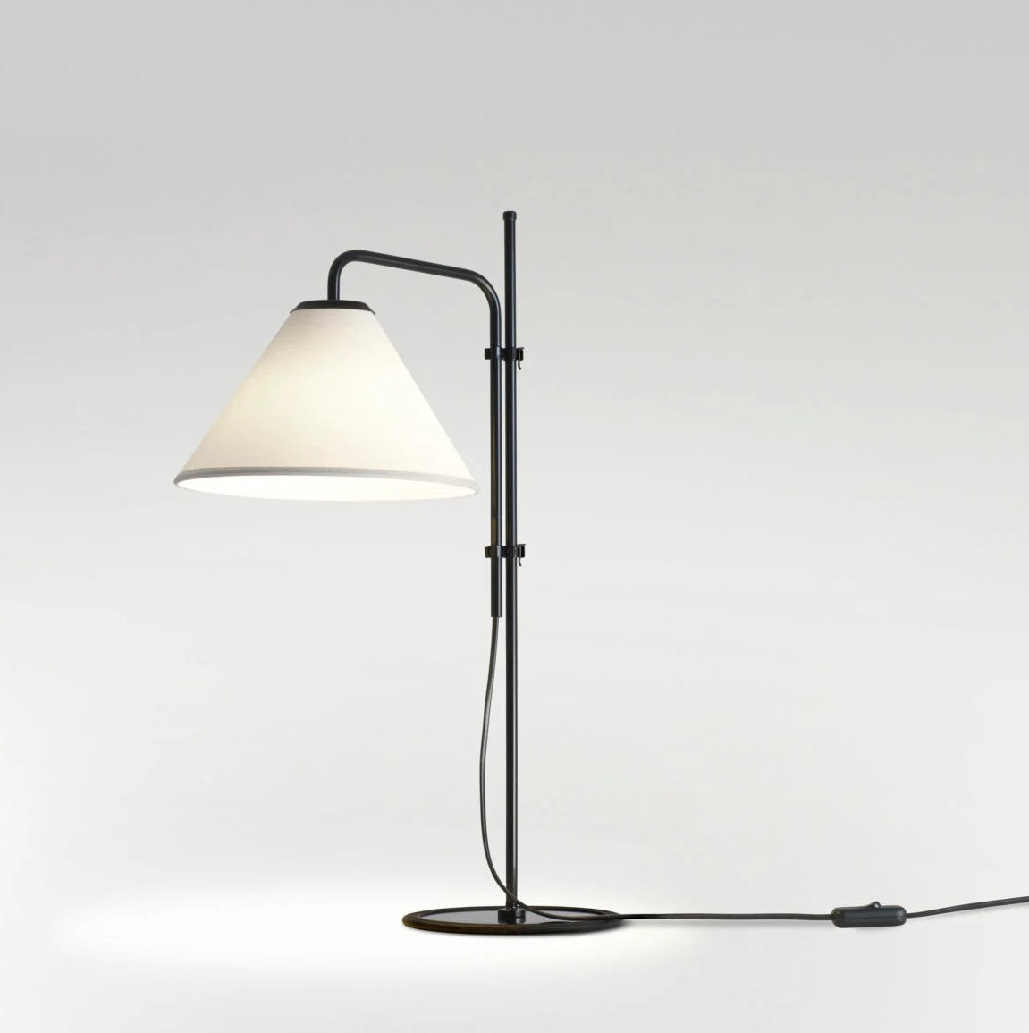 Funiculi Fabric Bordlampe Fra Marset Hvid