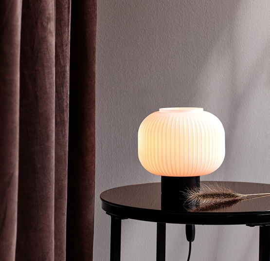 Milford Bordlampe E27 Sort Metal Opal