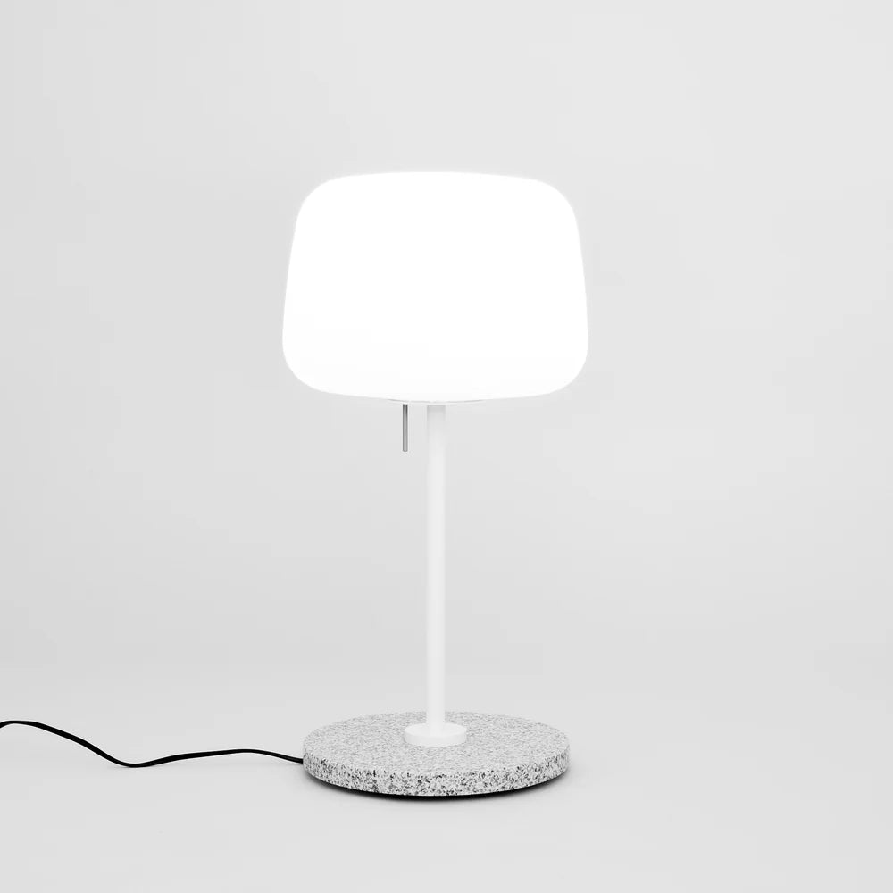 Soft Bordlampe Terrence Woodgate Hvid Grå Marmor Fod
