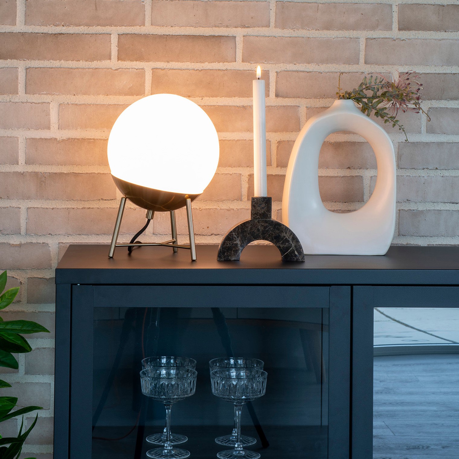 Stamford Bordlampe Messing Hvidt Glas