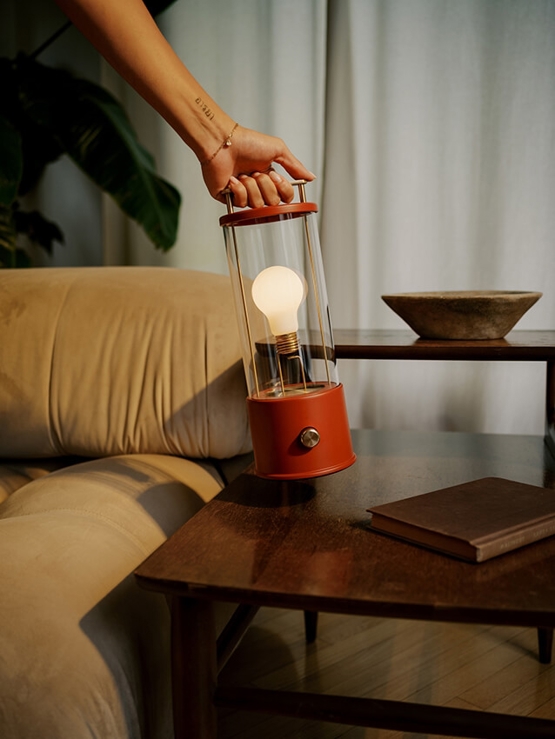 Tala The Muse Portable Bordlampe Pomona Red