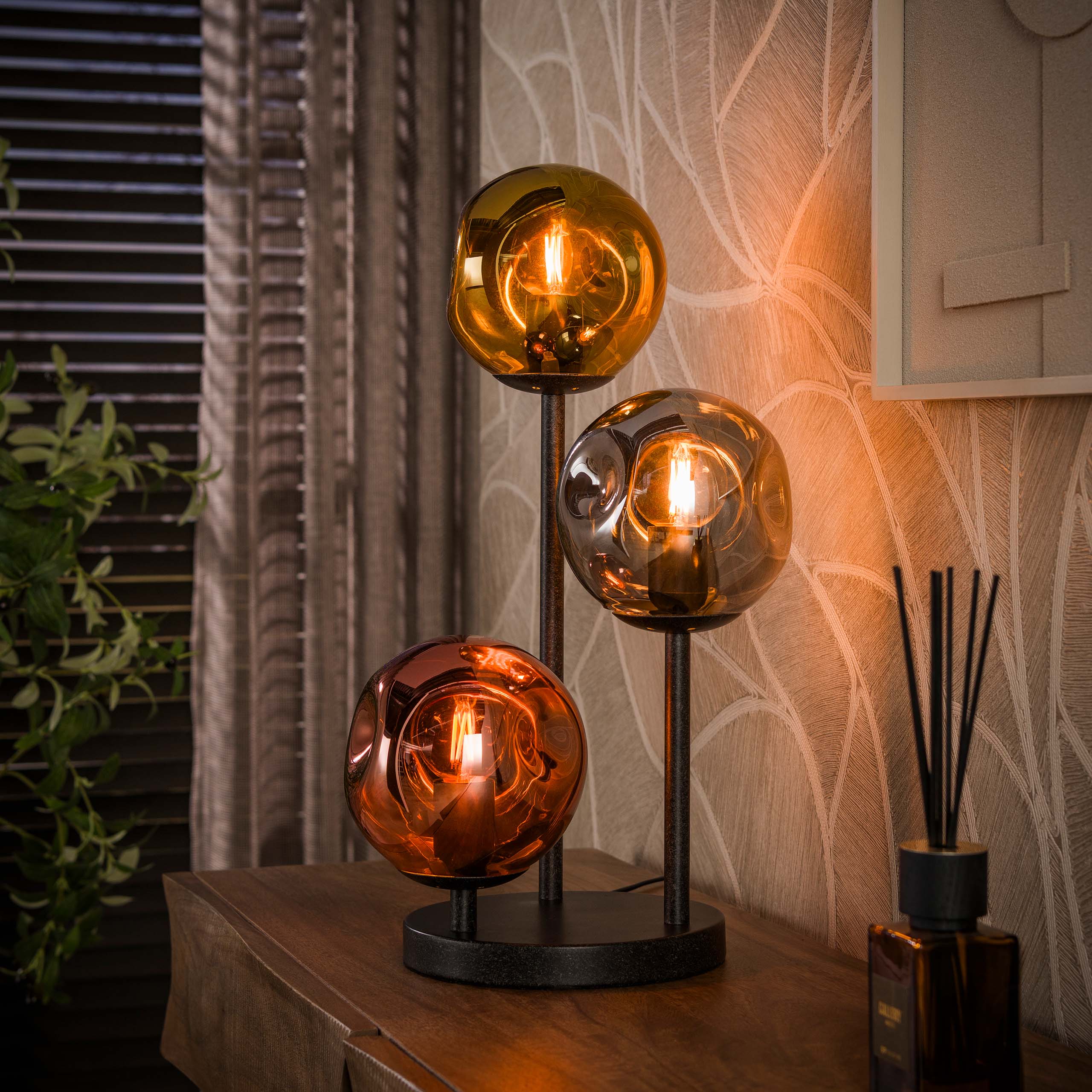 Triblet Bordlampe Med Glasskærme Sort Metal Levering Uden Pære