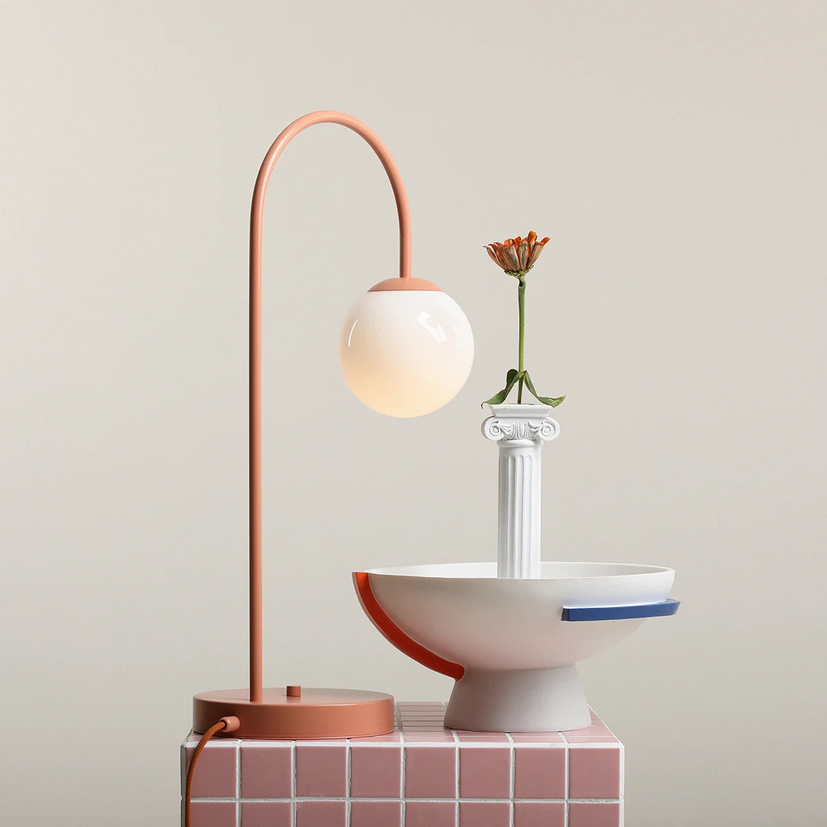 Twiggy Bordlampe Koral Farvet Metal Hvidt Glas