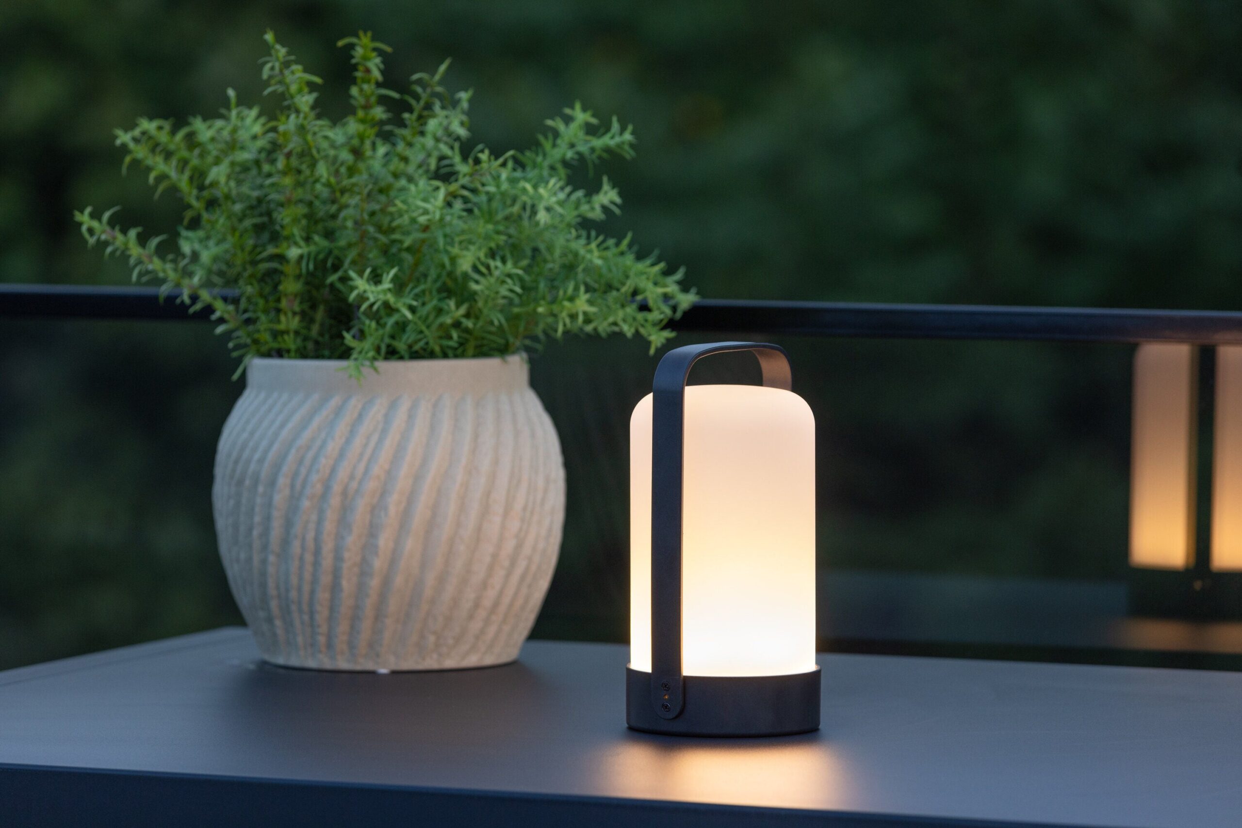 Venture Home Fern Bordlampe ø12xh22cm Black White